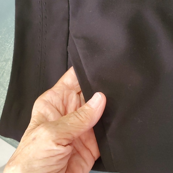 PENCIL SKIRT, like new black by Worthington. Completely lined size 10 petite. - Picture 4 of 8